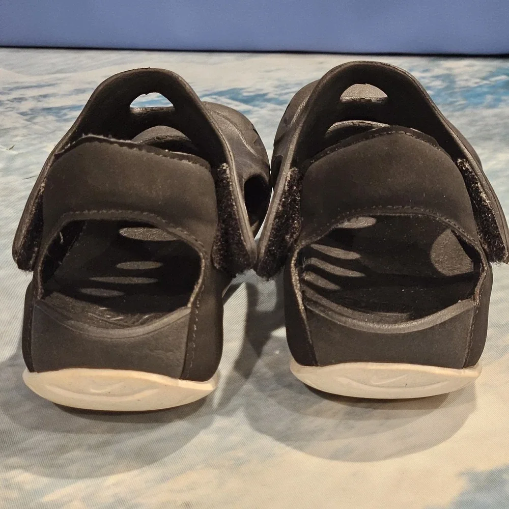 Nike Sunray Protect‎ 3 Toddler Sandals Size 9.5C Black White Hook Loop